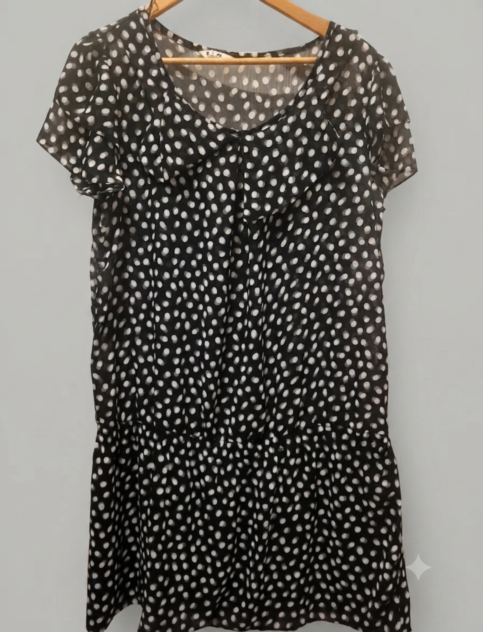Vestido corto fluido de lunares negro y blanco talla xl